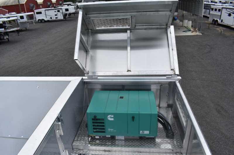 2020 SMC SL8418SCEBUG 4 Horse Trailer with 18 Short Wall - Image 11