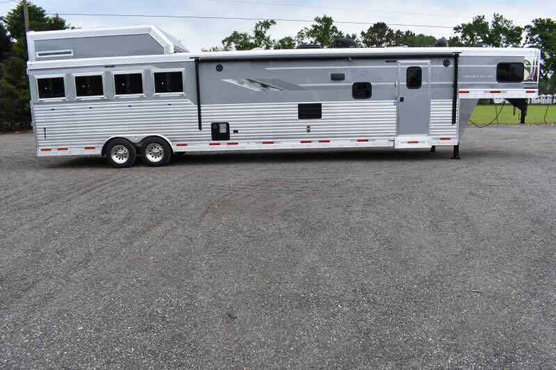 2020 SMC SL8418SCEBUG 4 Horse Trailer with 18 Short Wall - Image 2