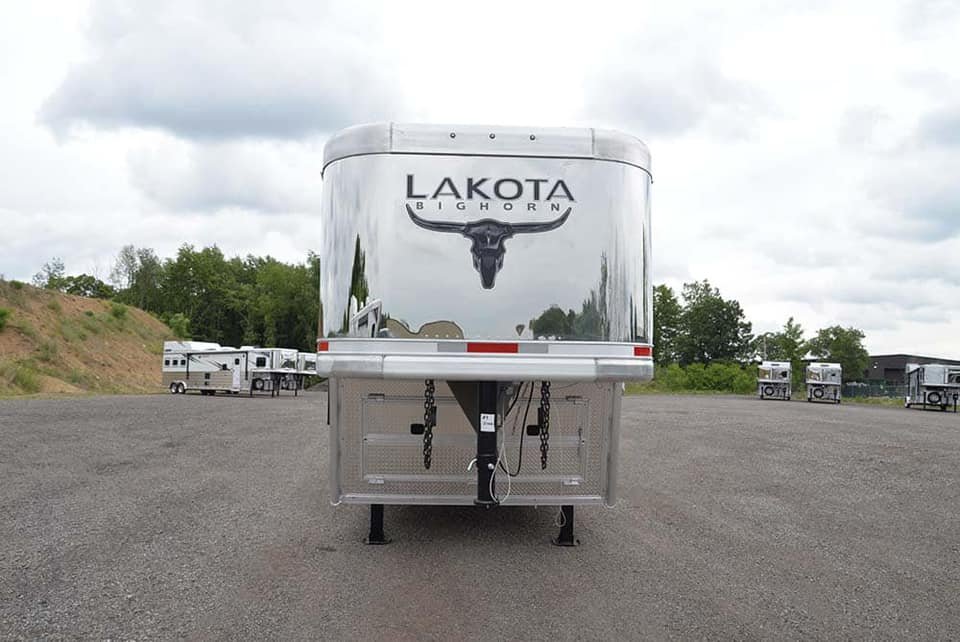 2024 LAKOTA BIG HORN 8417 DOUBLE SLIDE 4 HORSE TRAILER - Image 2
