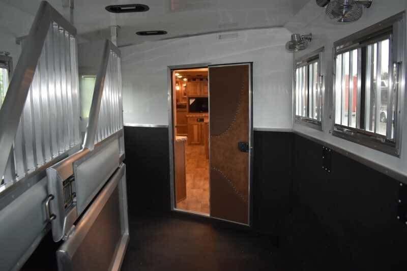 2020 SMC SL8418SCEBUG 4 Horse Trailer with 18 Short Wall - Image 36