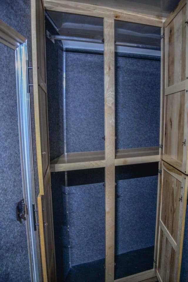 2024 LAKOTA BIG HORN 8417 DOUBLE SLIDE 4 HORSE TRAILER - Image 16