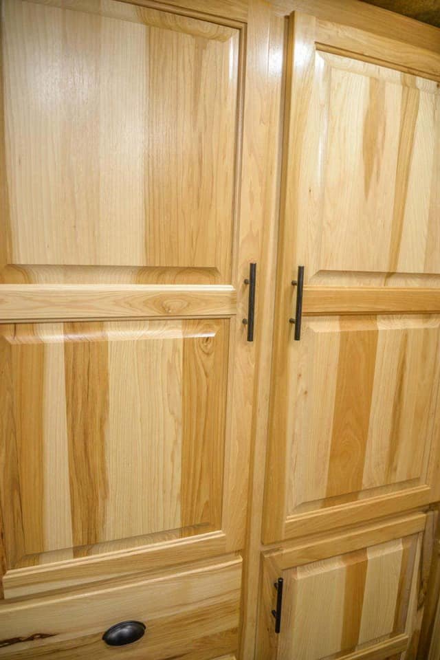 2024 LAKOTA BIG HORN 8417 DOUBLE SLIDE 4 HORSE TRAILER - Image 33