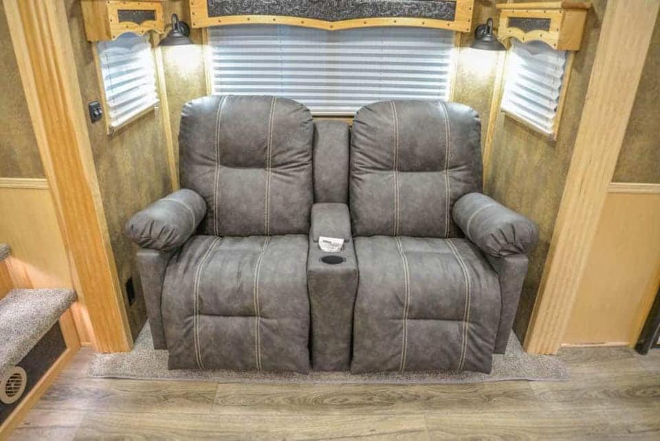 2024 LAKOTA BIG HORN 8417 DOUBLE SLIDE 4 HORSE TRAILER - Image 27