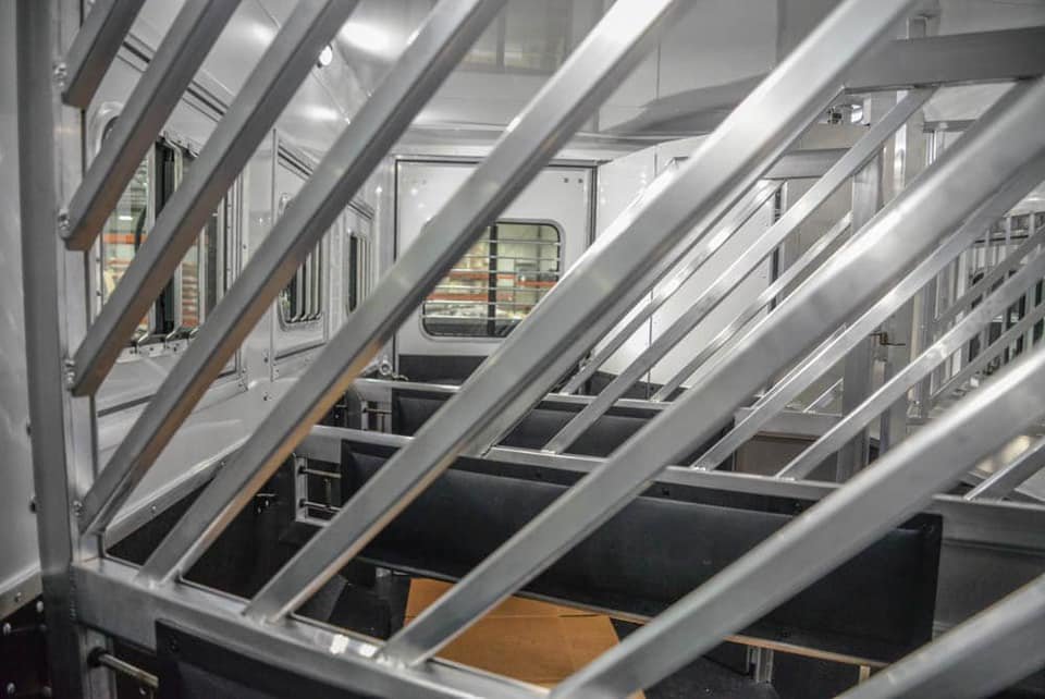 2024 LAKOTA BIG HORN 8417 DOUBLE SLIDE 4 HORSE TRAILER - Image 37