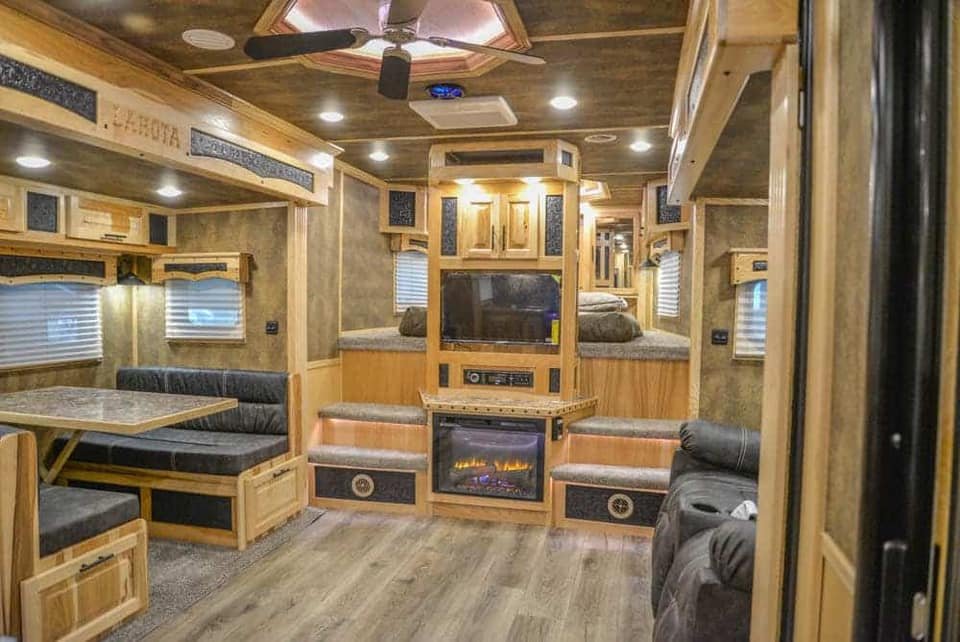 2024 LAKOTA BIG HORN 8417 DOUBLE SLIDE 4 HORSE TRAILER - Image 25