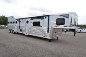2024 LAKOTA BIG HORN 8417 DOUBLE SLIDE 4 HORSE TRAILER