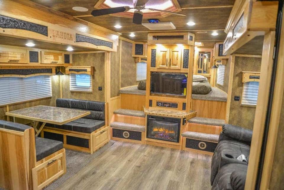 2024 LAKOTA BIG HORN 8417 DOUBLE SLIDE 4 HORSE TRAILER - Image 15