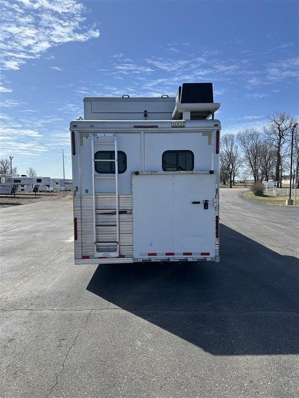 2007 Bloomer 3 Horse Living Quaters - Image 22