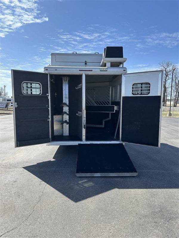 2007 Bloomer 3 Horse Living Quaters - Image 23