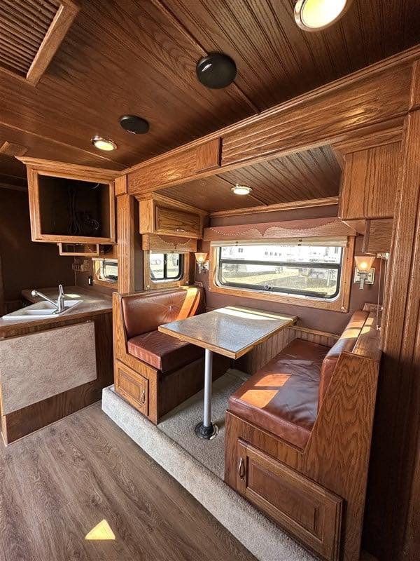 2007 Bloomer 3 Horse Living Quaters - Image 14