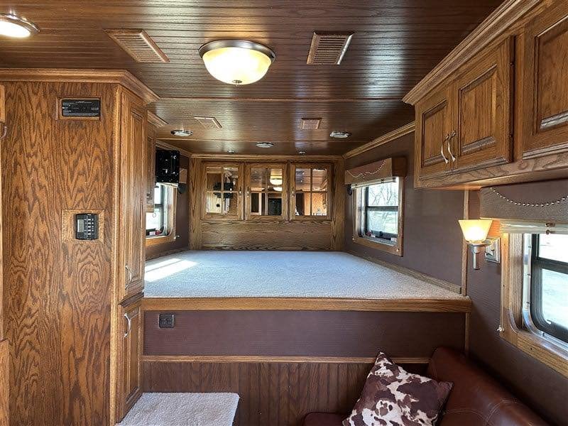2007 Bloomer 3 Horse Living Quaters - Image 9