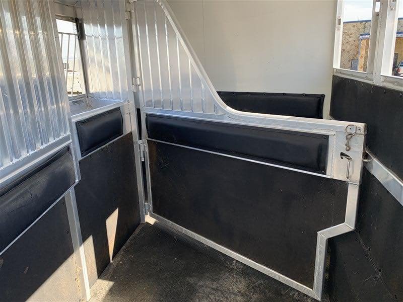 2007 4 Star 4 Horse Slant Gooseneck - Image 13