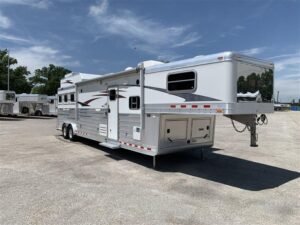 2014 4 Star 3 Horse Slant Living Quaters Outlaw Conversions