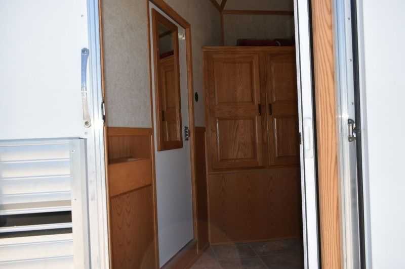 2005 Sundowner Sunlite 6LQ Horse Trailer with 11′ Short Wall 725 Grand Sierra 8612GLQ MidTack - Image 44