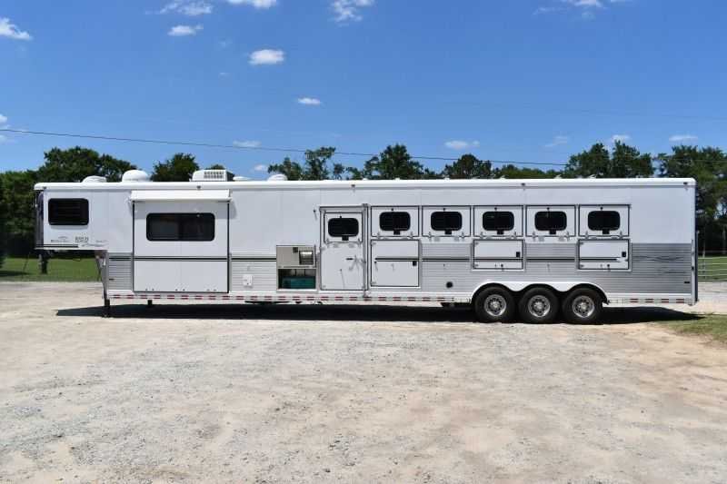 2005 Sundowner Sunlite 6LQ Horse Trailer with 11′ Short Wall 725 Grand Sierra 8612GLQ MidTack