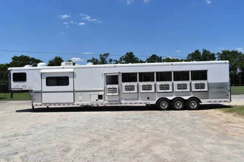 2005 Sundowner Sunlite 6LQ Horse Trailer with 11′ Short Wall 725 Grand Sierra 8612GLQ MidTack - Image 3