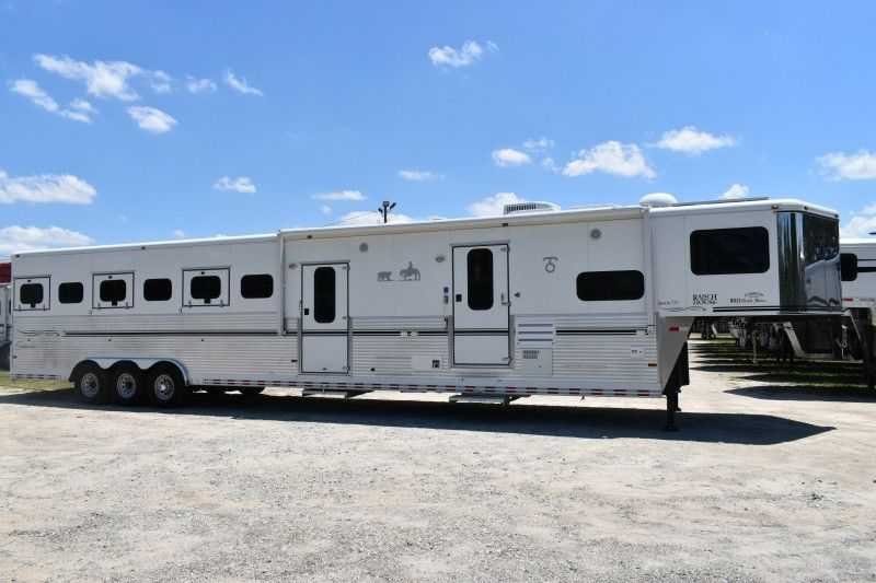 2005 Sundowner Sunlite 6LQ Horse Trailer with 11′ Short Wall 725 Grand Sierra 8612GLQ MidTack - Image 8