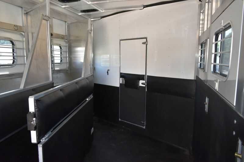 2005 Sundowner Sunlite 6LQ Horse Trailer with 11′ Short Wall 725 Grand Sierra 8612GLQ MidTack - Image 13