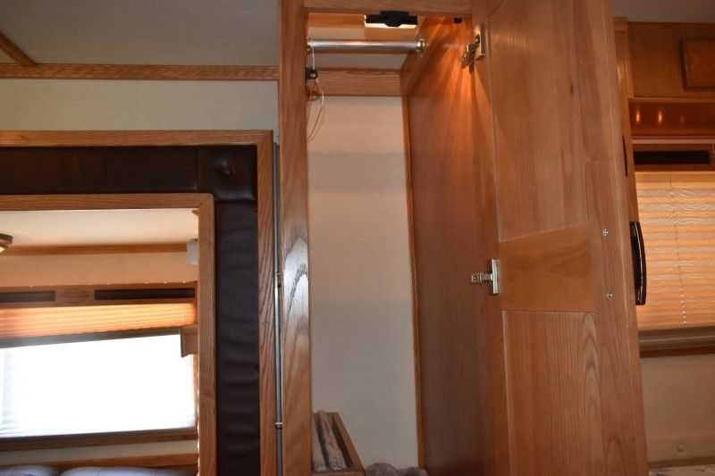 2005 Sundowner Sunlite 6LQ Horse Trailer with 11′ Short Wall 725 Grand Sierra 8612GLQ MidTack - Image 21