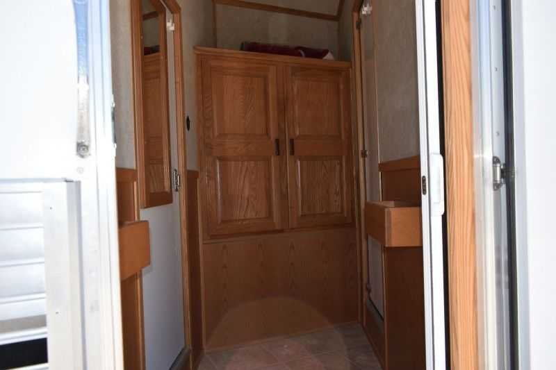 2005 Sundowner Sunlite 6LQ Horse Trailer with 11′ Short Wall 725 Grand Sierra 8612GLQ MidTack - Image 45