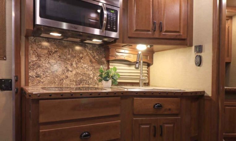 2019 Lakota Bighorn 6 Horse Side Load Trailer - Image 26