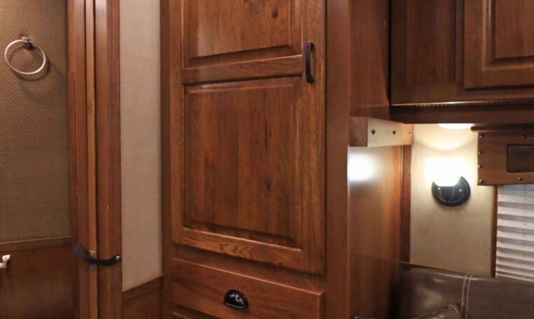 2019 Lakota Bighorn 6 Horse Side Load Trailer - Image 27