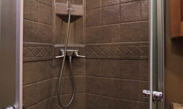 2019 Lakota Bighorn 6 Horse Side Load Trailer - Image 31