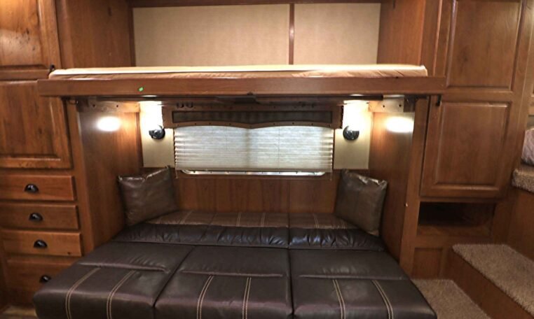 2019 Lakota Bighorn 6 Horse Side Load Trailer - Image 36