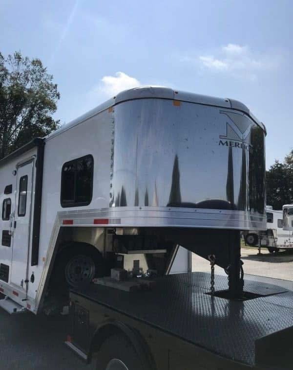 2020 Merhow 2H 9′ LQ with Slide and Dinette - Image 8