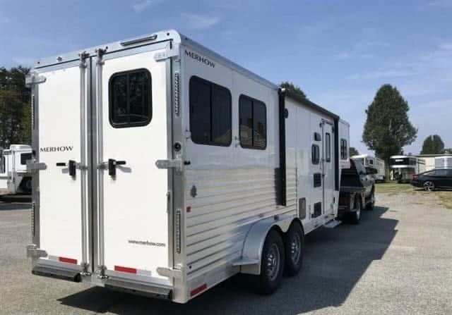 2020 Merhow 2H 9′ LQ with Slide and Dinette - Image 7