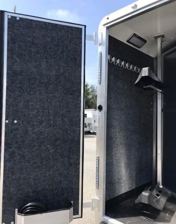 2020 Merhow 2H 9′ LQ with Slide and Dinette - Image 10