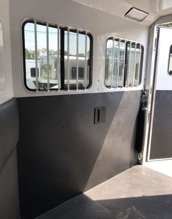 2020 Merhow 2H 9′ LQ with Slide and Dinette - Image 17