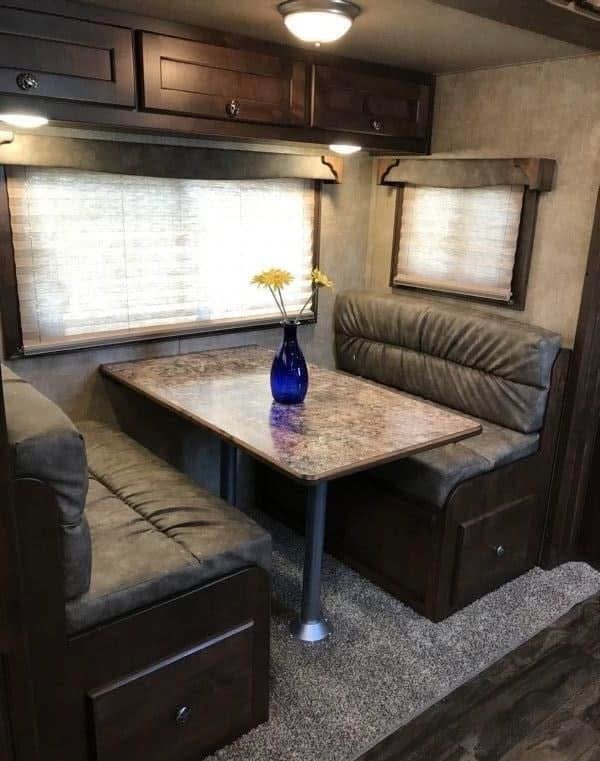 2020 Merhow 2H 9′ LQ with Slide and Dinette - Image 26