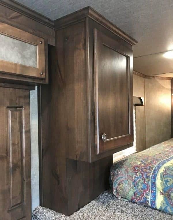 2020 Merhow 2H 9′ LQ with Slide and Dinette - Image 25