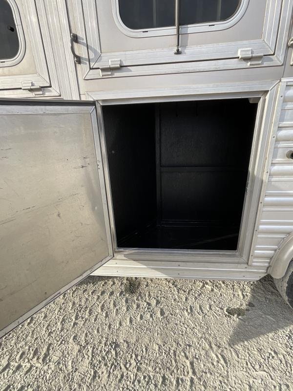 2014 Logan Coach RAZ4GNHDLQ 40′ 4 horse Razor GN Horse Trailer**WITH WALK IN CLOSET** - Image 32