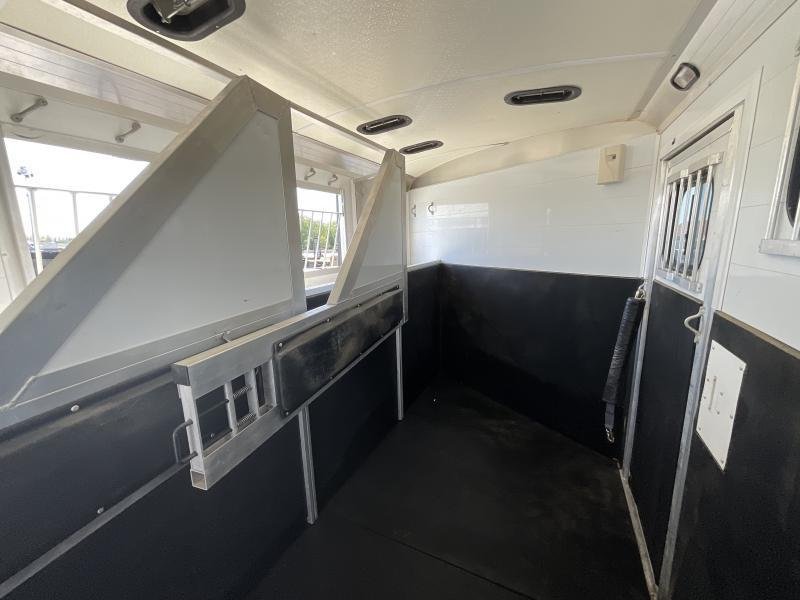 2005 Jamco 4 Horse Gooseneck Trailer - Image 30