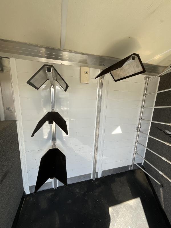 2005 Jamco 4 Horse Gooseneck Trailer - Image 14