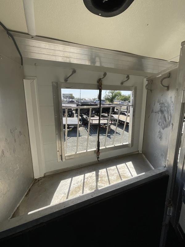 2005 Jamco 4 Horse Gooseneck Trailer - Image 27