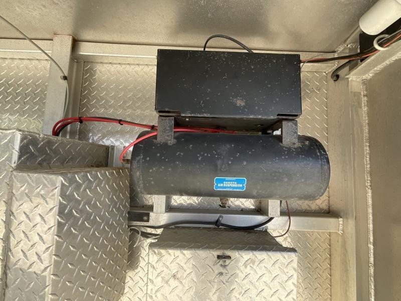 2005 Jamco 4 Horse Gooseneck Trailer - Image 9