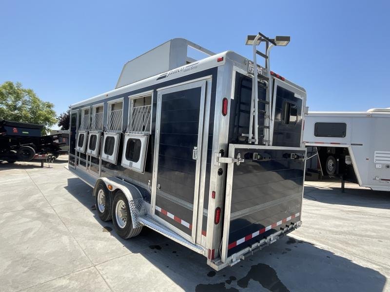 2005 Jamco 4 Horse Gooseneck Trailer - Image 5