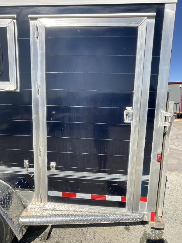 2005 Jamco 4 Horse Gooseneck Trailer - Image 19