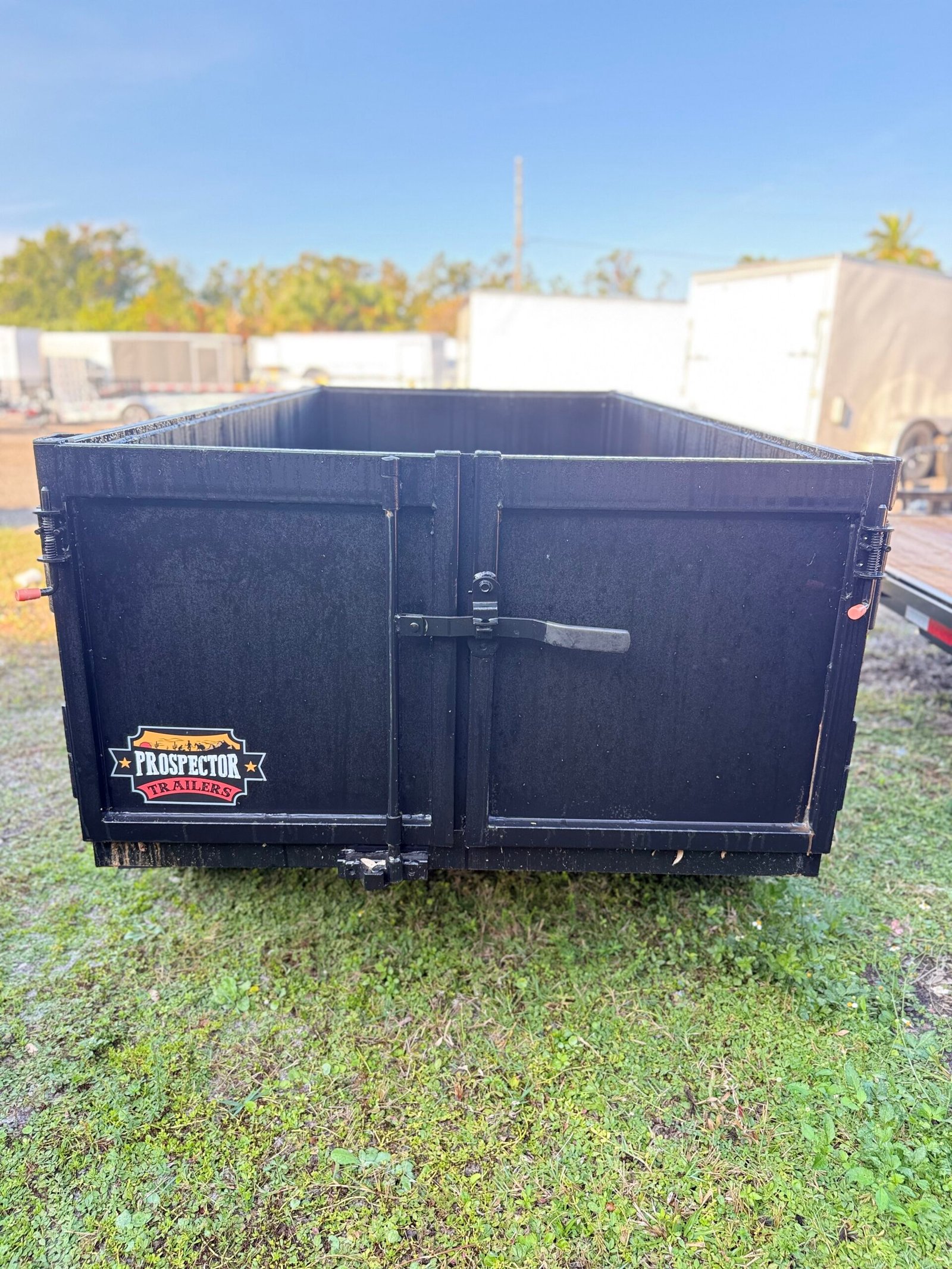Prospector 4×8 Manual Dump – Black - Image 4