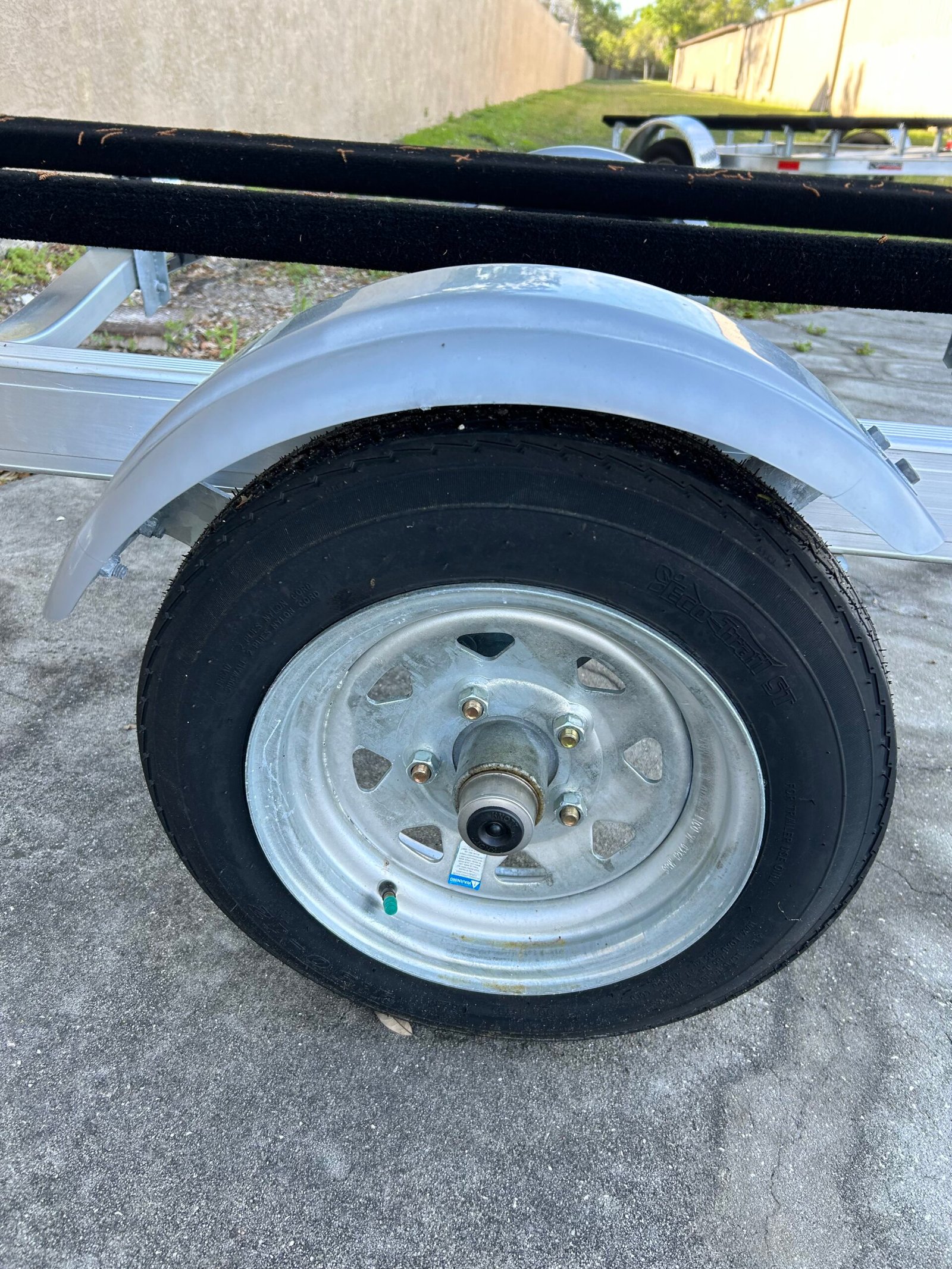 Single Aluminum Jet Ski Trailer Magic Tilt - Image 2