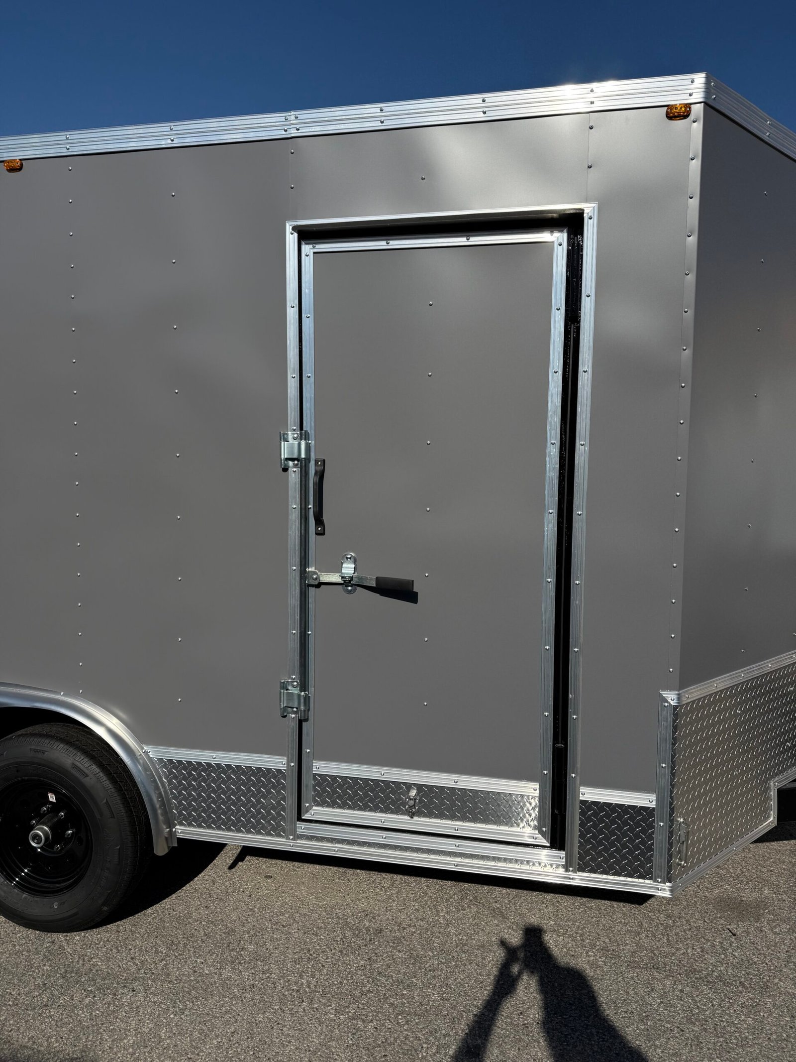 8x14X7 predator eagle ENCLOSED LANDSCAPE TRAILER - Image 5