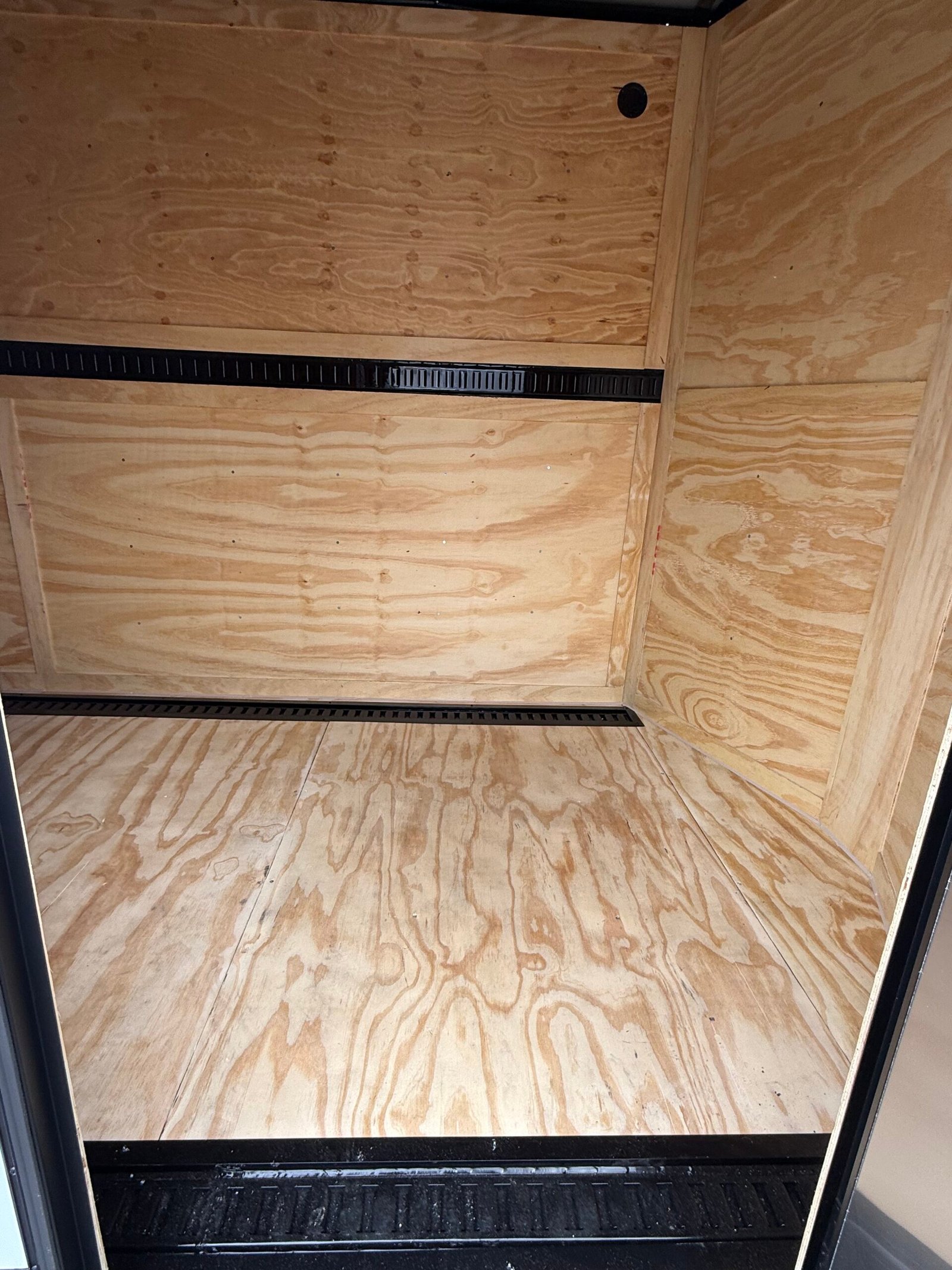 All World 7x14x8 w/ rear spoiler & e-track - Image 8