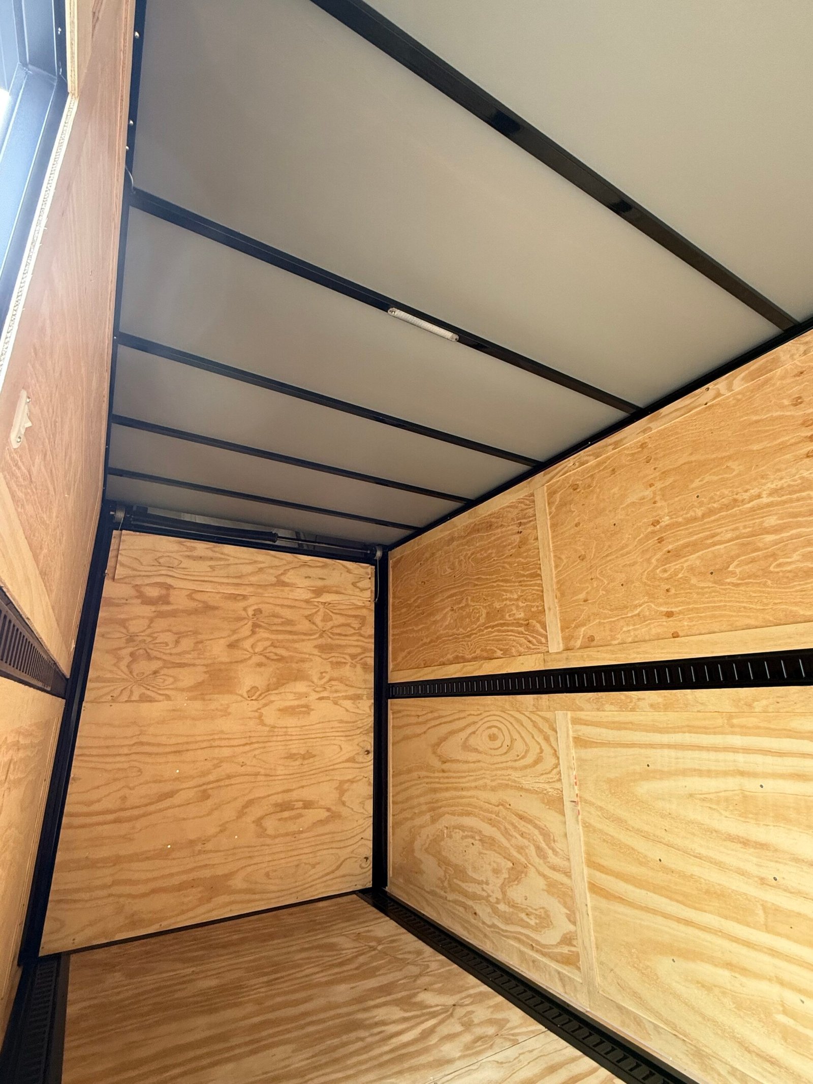 All World 7x14x8 w/ rear spoiler & e-track - Image 10