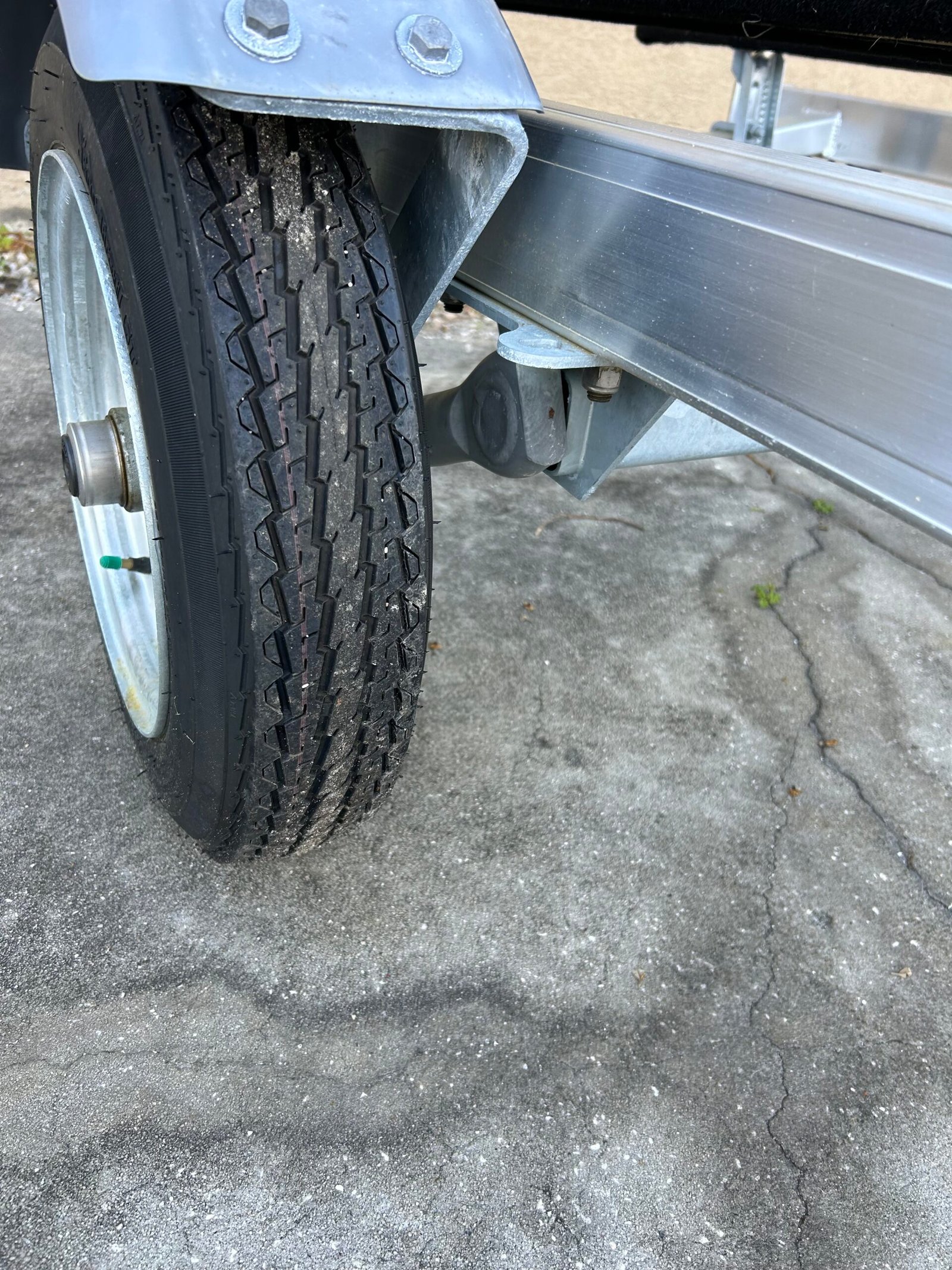 Single Aluminum Jet Ski Trailer Magic Tilt - Image 3