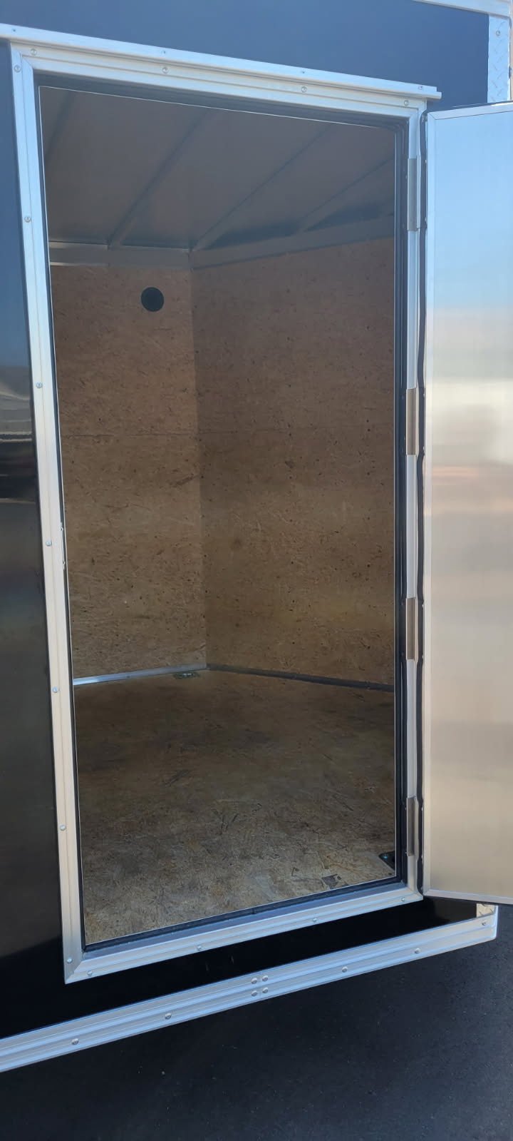 8.5X24 ALUMINUM CAR HAULER WITH ELITE ESCAPE DOOR - Image 5