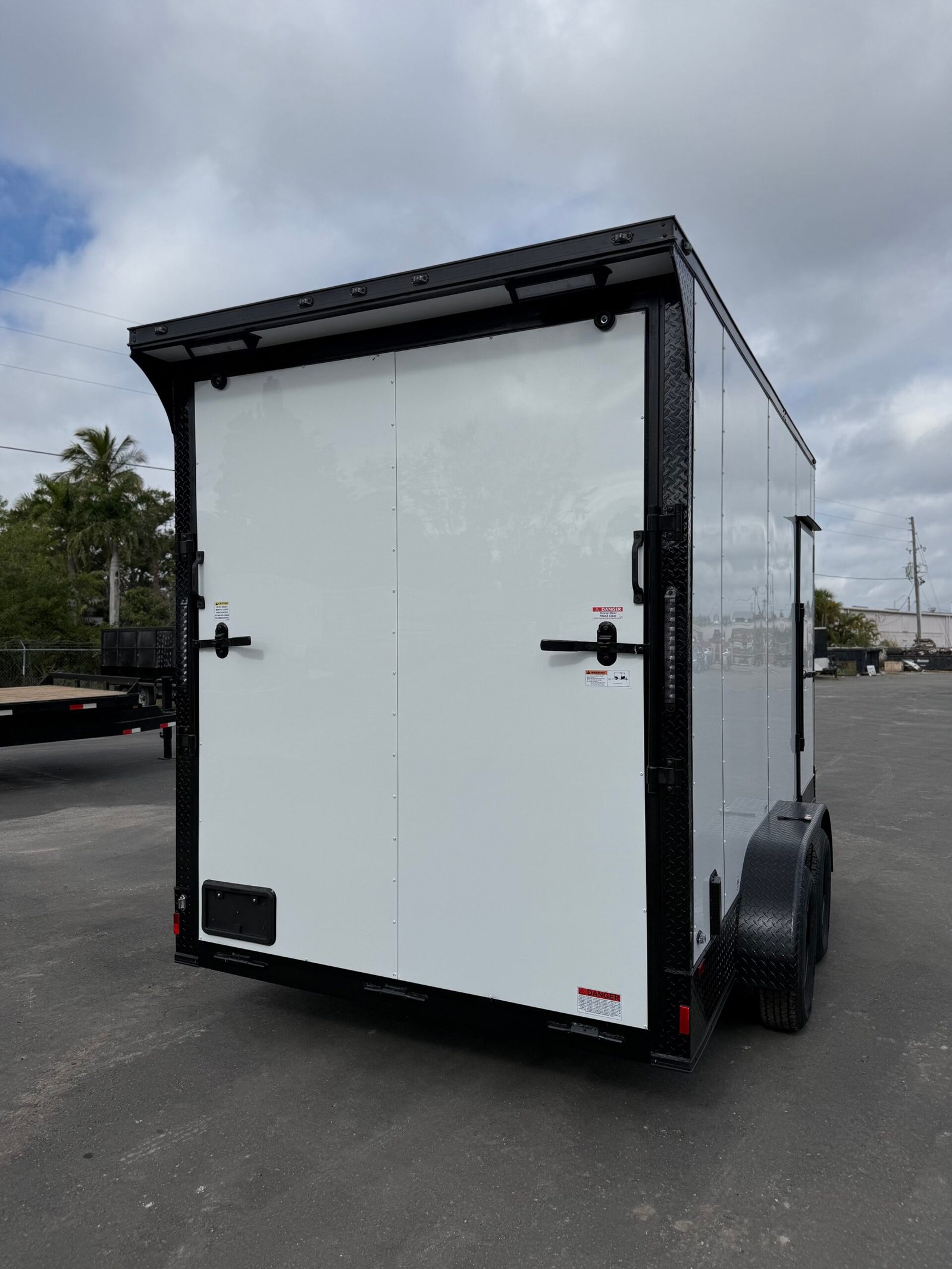 All World 7x14x8 w/ rear spoiler & e-track - Image 5