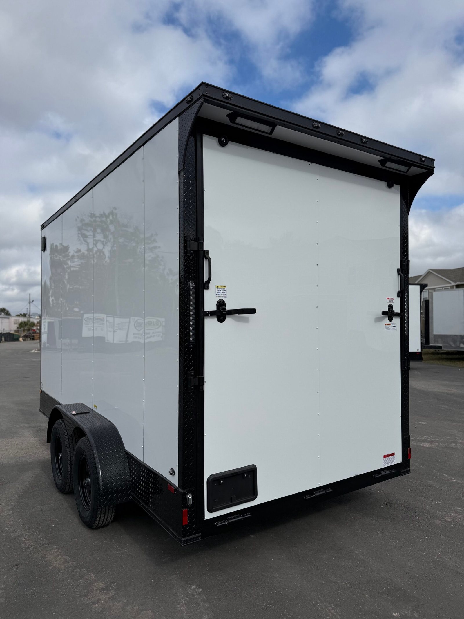 All World 7x14x8 w/ rear spoiler & e-track - Image 4